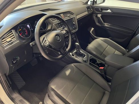 Used 2018 Volkswagen Tiguan SEL AWD/4WD image 17