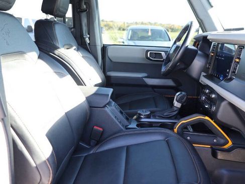Used 2022 Ford Bronco Badlands image 15