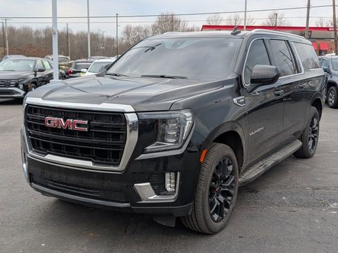 Used 2022 GMC Yukon XL SLE w/ Gmc Pro Safety Plus Package image 1