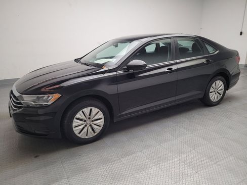 Used 2019 Volkswagen Jetta S image 2
