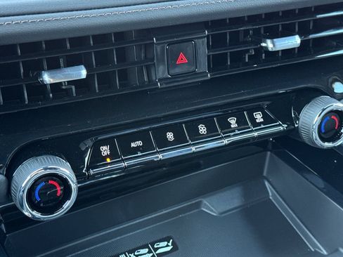 New 2026 Chevrolet Suburban High Country image 21