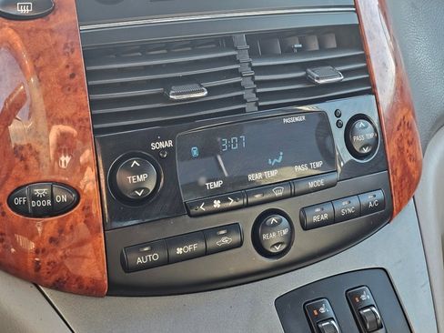 Used 2007 Toyota Sienna XLE Limited image 7