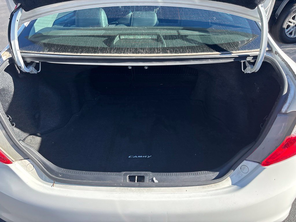 Used 2014 Toyota Camry SE FWD image 10