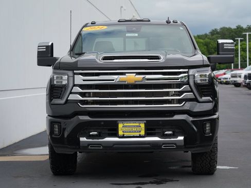 Used 2024 Chevrolet Silverado 3500 High Country w/ High Country Premium Package AWD/4WD image 8