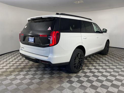 New 2026 Ford Expedition Platinum w/ Stealth Performance Package AWD/4WD image 9