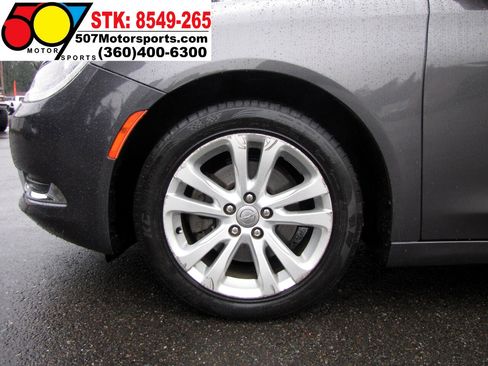 Used 2016 Chrysler 200 Limited image 22