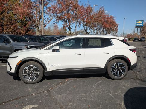 New 2026 Chevrolet Equinox EV LT image 5