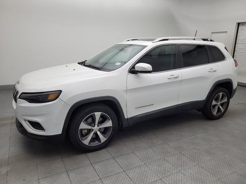 Used 2019 Jeep Cherokee Limited w/ Technology Group FWD image 2