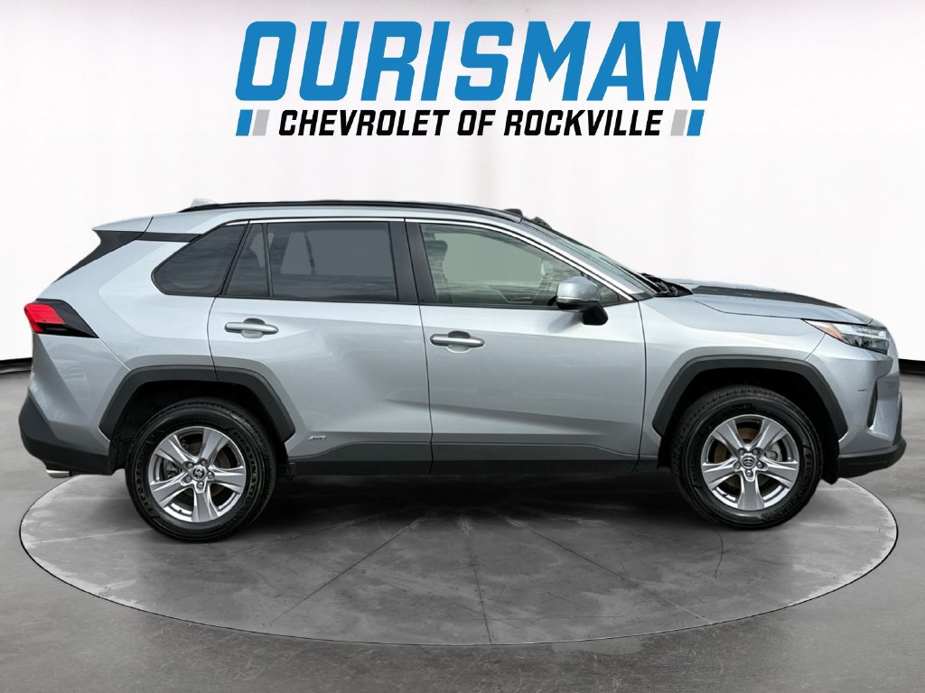 Used 2025 Toyota RAV4 XLE AWD/4WD image 7