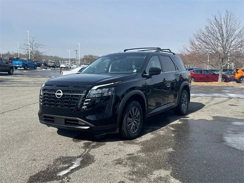 New 2026 Nissan Pathfinder SV image 8