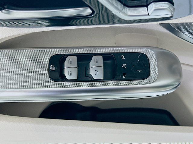 Used 2025 Mercedes-Benz CLE 300 4MATIC Cabriolet image 18