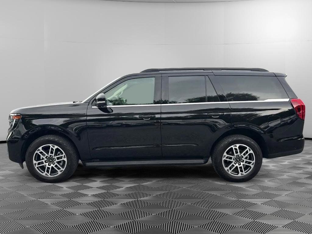 Used 2025 Ford Expedition Active AWD/4WD image 5