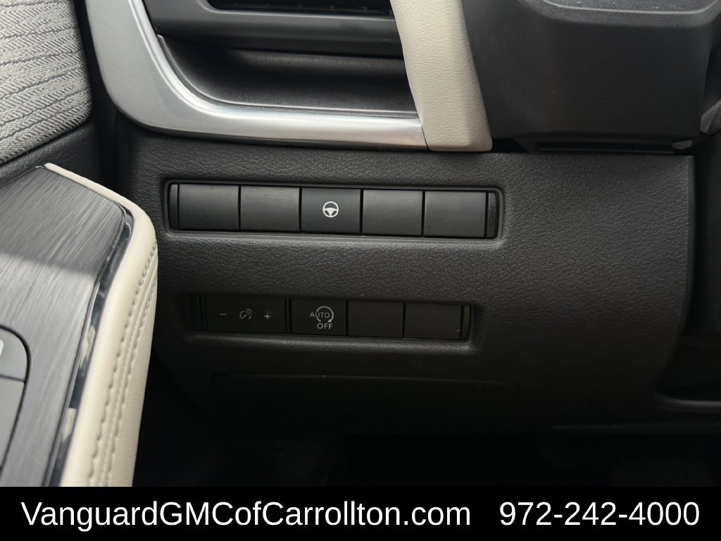 Used 2023 Nissan Rogue SV FWD image 23