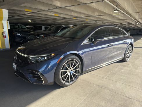 Used 2023 Mercedes-Benz EQS 580 4MATIC Sedan image 2