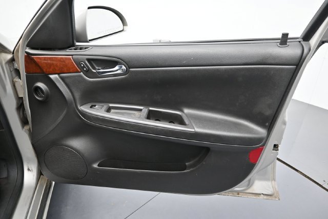 Used 2006 Chevrolet Impala LT FWD image 30