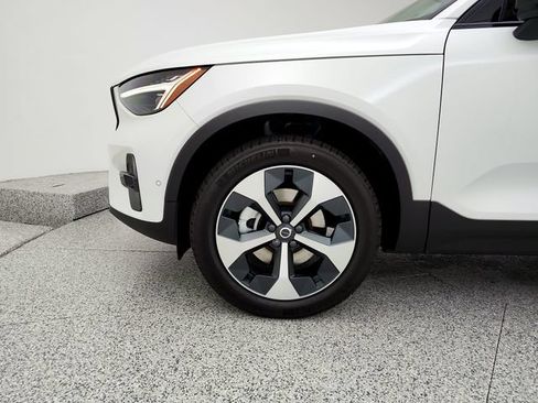 New 2026 Volvo XC40 B5 Plus w/ Protection Package Premier AWD/4WD image 29