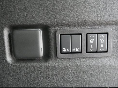 New 2026 Chevrolet Suburban Premier AWD/4WD image 31