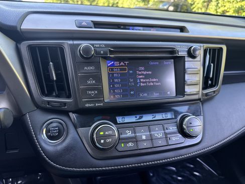 Used 2013 Toyota RAV4 Limited AWD/4WD image 15