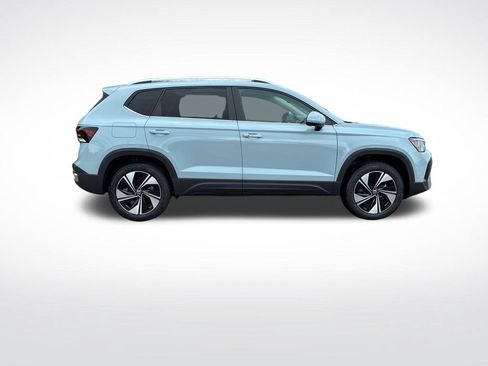 New 2026 Volkswagen Taos SE AWD/4WD image 2