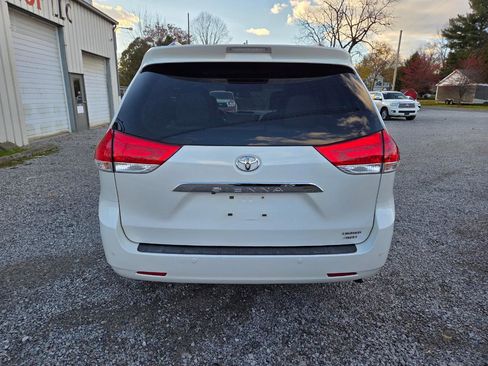 Used 2013 Toyota Sienna Limited w/ Premium Pkg image 4