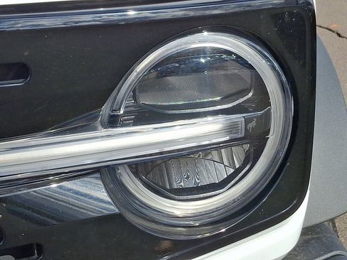 Used 2023 Ford Bronco Wildtrak image 9