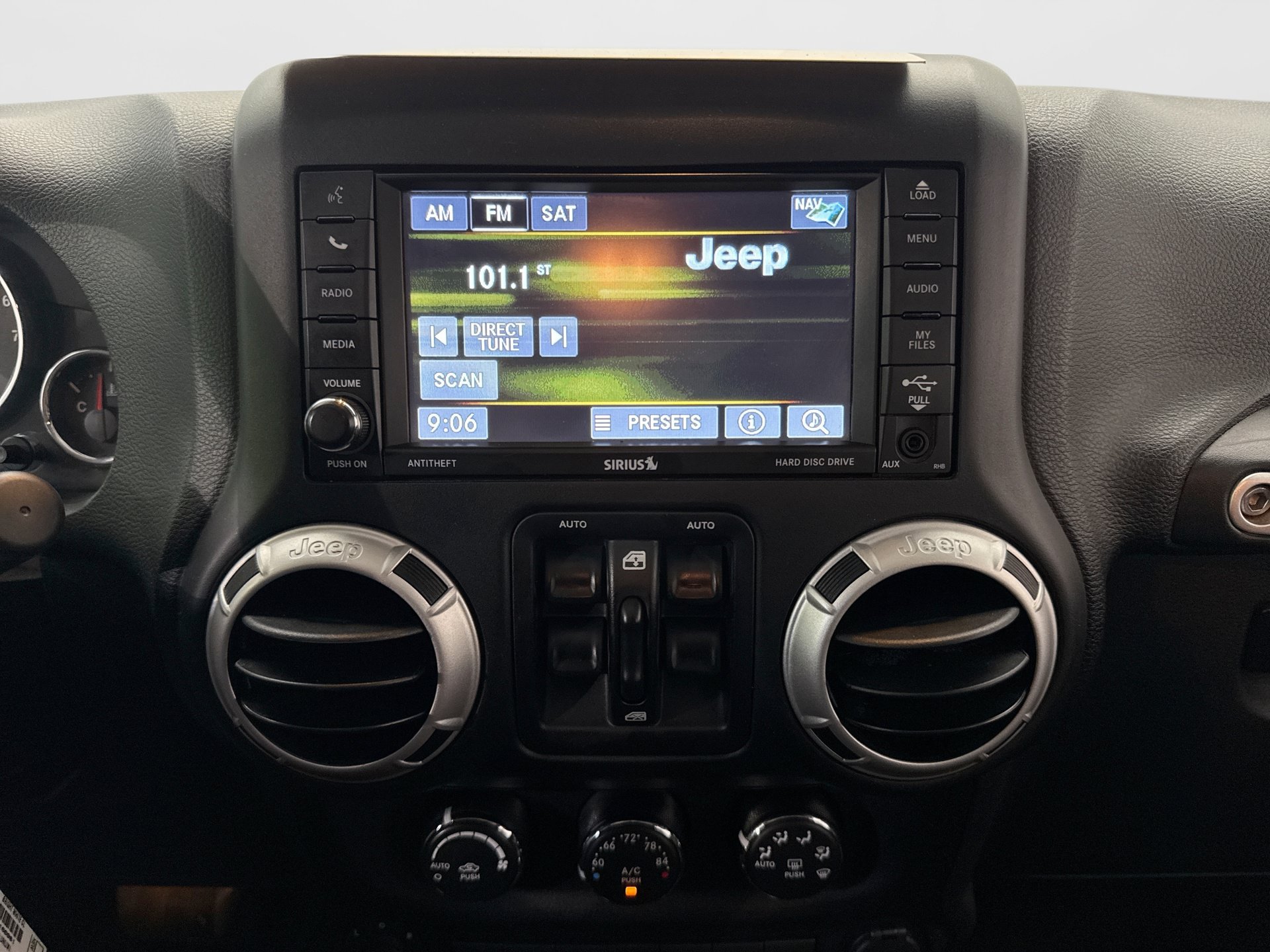 Used 2016 Jeep Wrangler Unlimited Rubicon w/ Dual Top Group AWD/4WD image 13