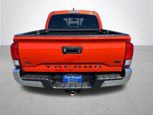 Used 2017 Toyota Tacoma TRD Off-Road w/ Tow Package (A/T) AWD/4WD image 8