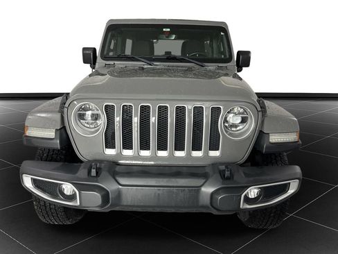 Used 2018 Jeep Wrangler Unlimited Sahara AWD/4WD image 8