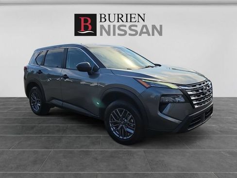 Used 2024 Nissan Rogue S AWD/4WD image 7