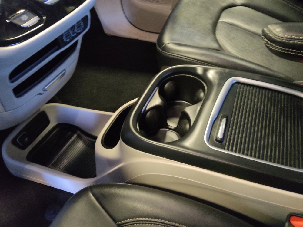 Used 2024 Chrysler Pacifica Touring-L FWD image 26
