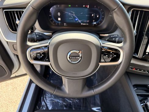 Certified 2025 Volvo XC60 B5 Plus image 19