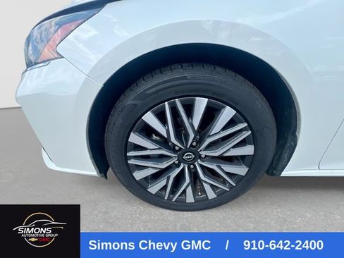 Used 2024 Nissan Altima 2.5 SV FWD image 20