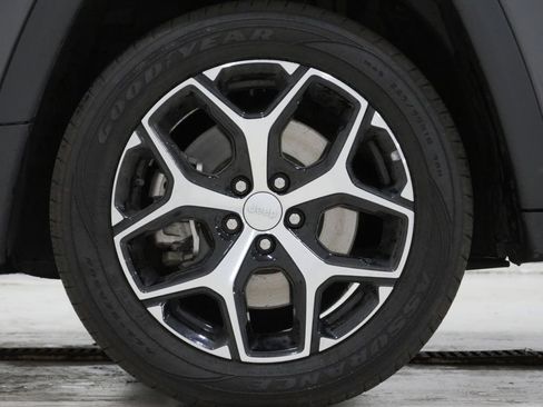 Used 2024 Jeep Compass Limited AWD/4WD image 9