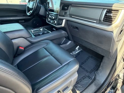 Used 2024 Ford Expedition Max XLT image 13