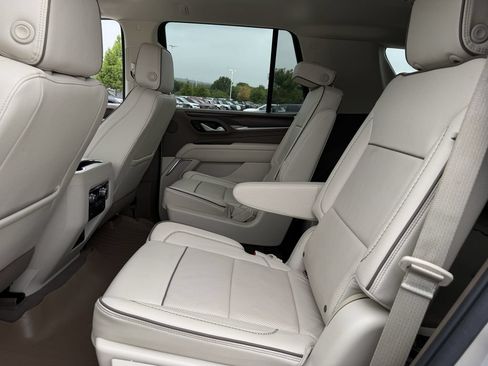 Used 2022 GMC Yukon Denali AWD/4WD image 25