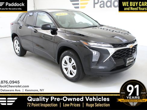 Used 2024 Chevrolet Trax LS FWD image 1