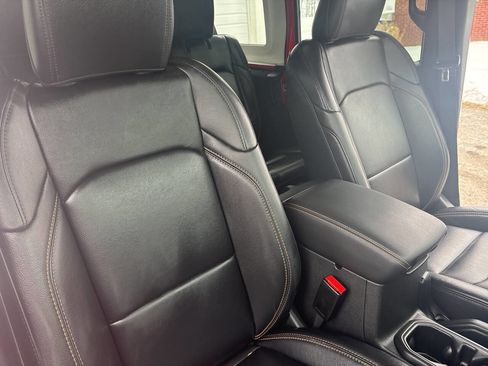 Used 2024 Jeep Wrangler Unlimited Sahara w/ Safety Group image 40