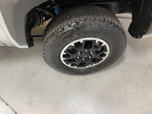 Used 2025 Toyota Tacoma TRD Off-Road image 12