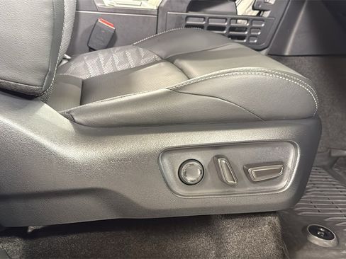 Certified 2025 Toyota 4Runner TRD Off-Road Premium image 20