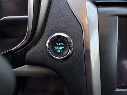 Used 2020 Ford Fusion SE image 26