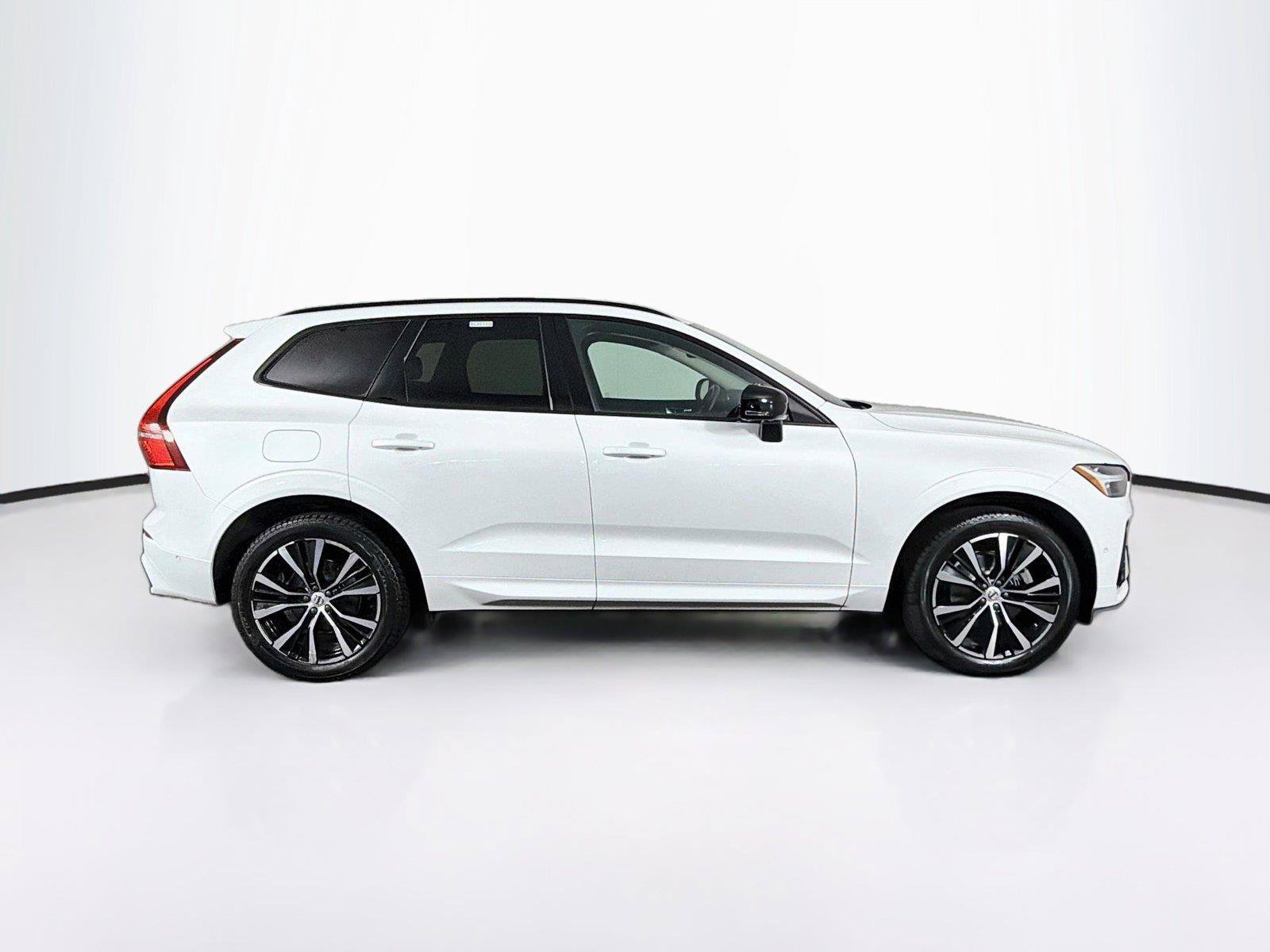 Used 2024 Volvo XC60 B5 Plus w/ Climate Package AWD/4WD image 12