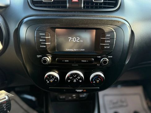 Used 2019 Kia Soul FWD image 31