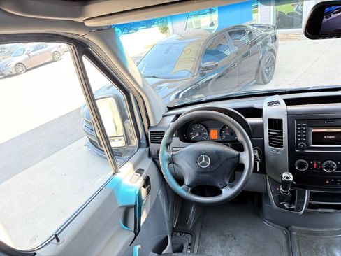 Used 2018 Mercedes-Benz Sprinter 2500 image 24
