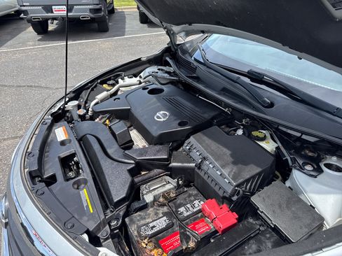 Used 2015 Nissan Altima 2.5 SV FWD image 12