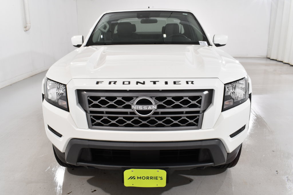 Used 2024 Nissan Frontier SV AWD/4WD image 3