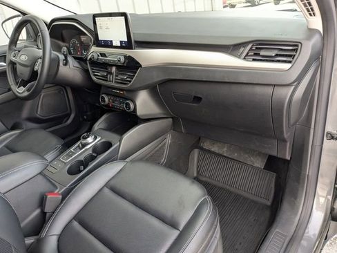 Used 2022 Ford Escape SEL image 4