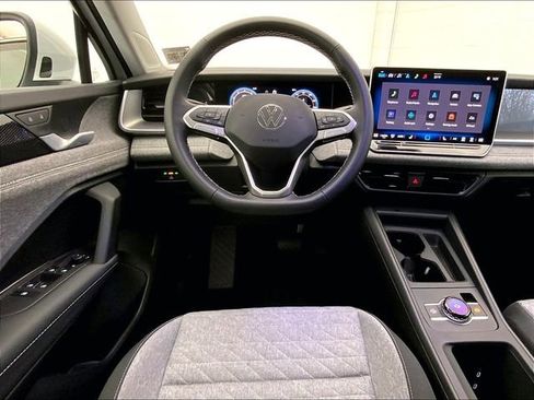 Certified 2025 Volkswagen Tiguan S w/ 18" Wheel Package AWD/4WD image 11