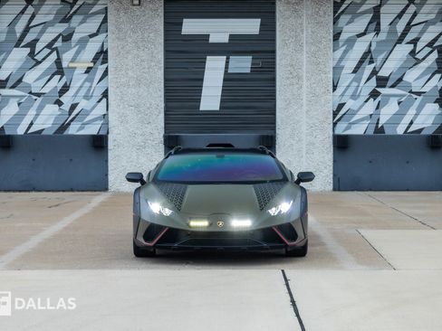 Used 2024 Lamborghini Huracan Sterrato AWD/4WD image 3
