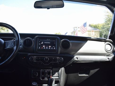 Used 2022 Jeep Gladiator Sport image 32