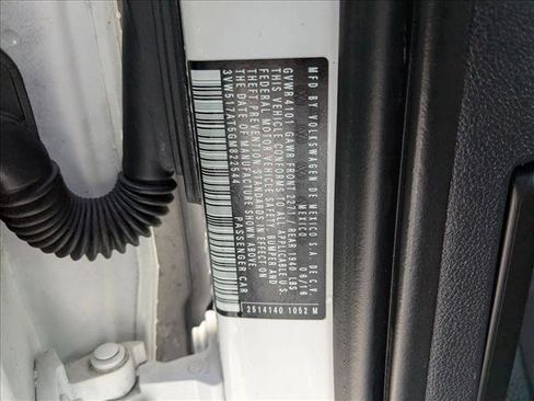 Used 2016 Volkswagen Beetle 1.8T Denim image 20